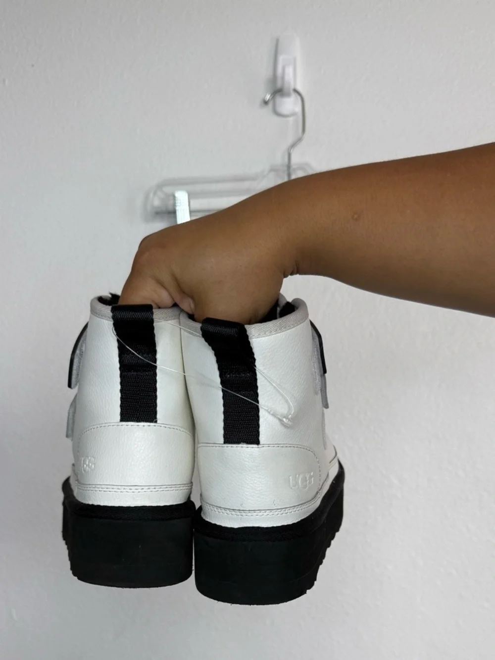 UGG Kids Neumel Platform Leather Boot